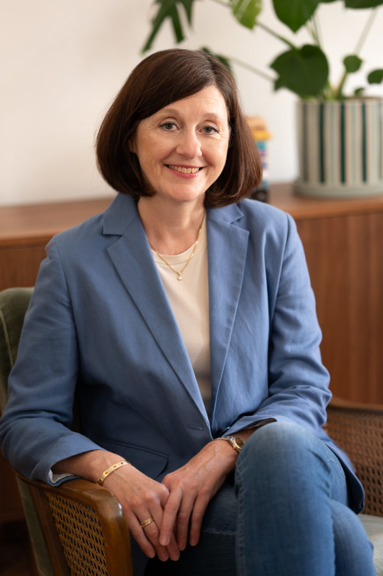 Sabine Ilger - Sustainable Transformers